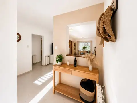 Casa en Venta 3 Dormitorios con patio en Arguello.
