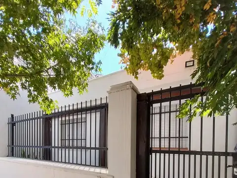 Alquiler de Casa de 3 Dormitorios en calle Del Milagro al 200, Salta Capital