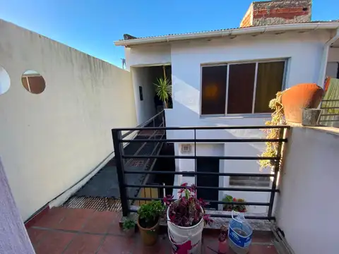 Depto Tipo Casa 2 ambientes con 1 baño