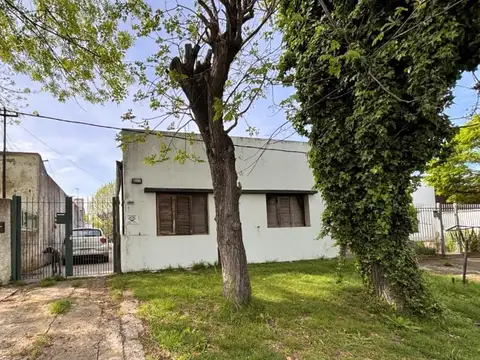 Casa en venta. Hernández, La Plata