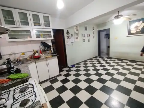 Casa 5 ambientes con 1 baño