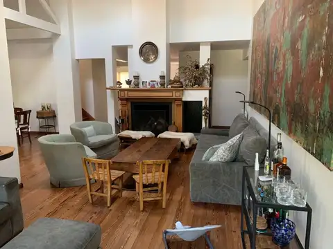 Casa en Venta con 2 cocheras