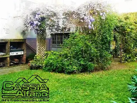 Casa 5 ambientes con 4 baños