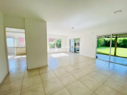 Casa en Venta en Santa Teresa, USD 240.000