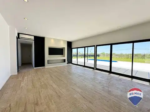 Casa 4 ambientes con 3 baños