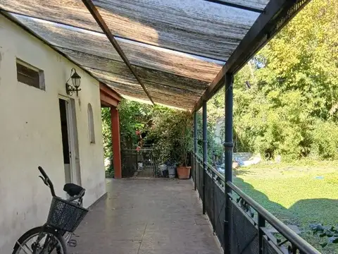 Brandsen 700