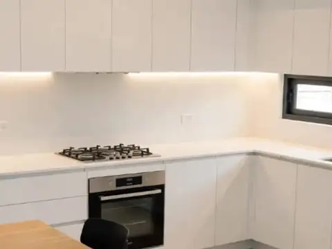 Casa 4 ambientes con 3 baños