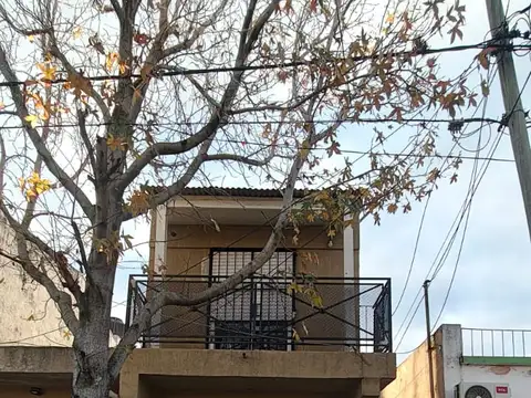 Depto Tipo Casa en Alquiler de 2 dormitorios