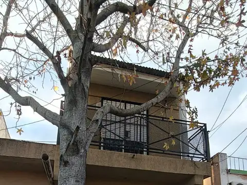 Depto Tipo Casa en Alquiler de 3 ambientes
