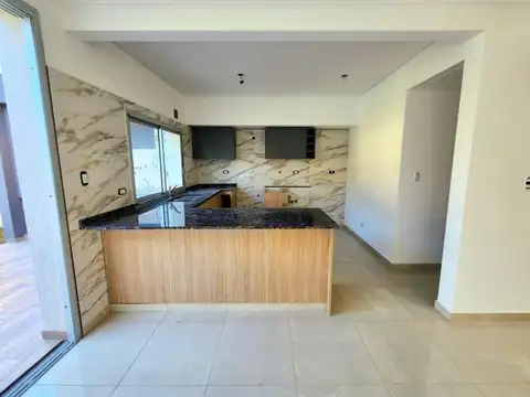 Depto Tipo Casa en Venta con 2 cocheras