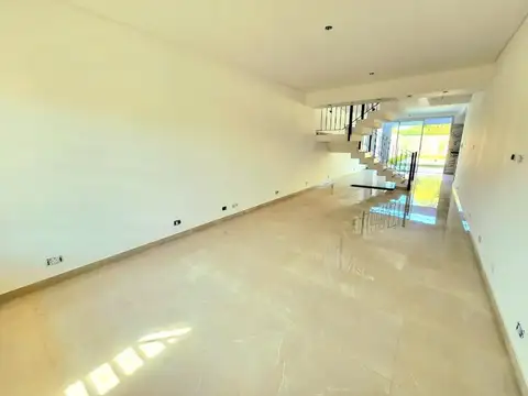Depto Tipo Casa en Venta de 4 ambientes