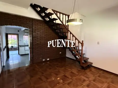 Casa en Venta con 4 cocheras