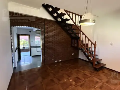 Casa en Venta con 4 cocheras