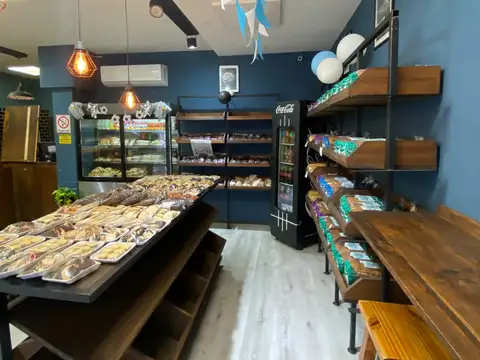 Venta de Propiedad con Local Al Frente, en El Centro de San Martin