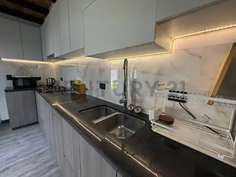 Casa 2 ambientes con 1 baño