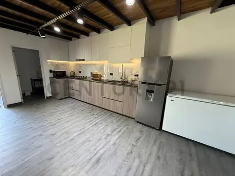 Casas en venta en City Bell 2 dormitorios, con pileta
