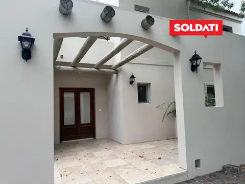 Casa en Venta con 2 cocheras