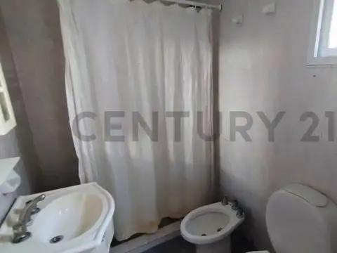 CASA A REFACCIONAR EN VENTA EN CITY BELL 3 DORMITORIOS