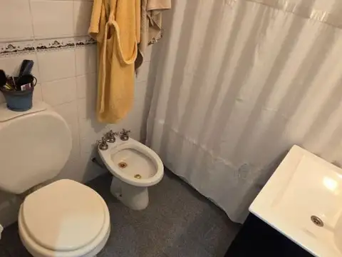 Depto Tipo Casa en Venta 75 años
