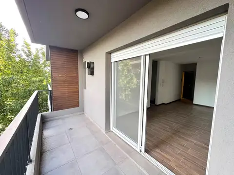 VENTA MONOAMBIENTE CON COCINA SEPARADA EN CAFFERATA AL 800