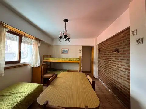 Departamento en Alquiler en Villa Gesell, $ 100