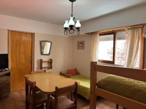 Avenida Buenos Aires entre Costanera y Avenida 1.