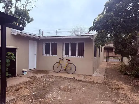Casa 5 ambientes con 2 baños