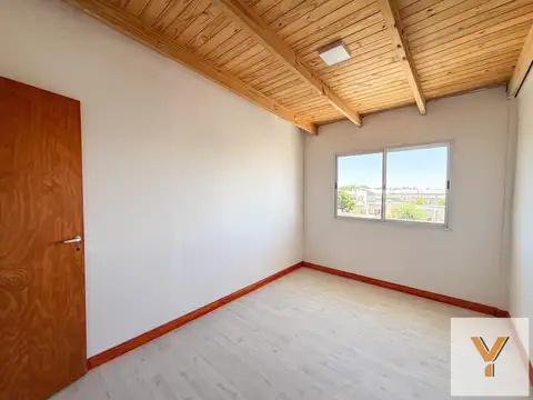 Depto Tipo Casa en Venta al Este