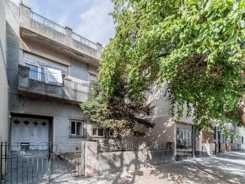 Venta casa 4amb sobre lote propio en xona residencial parque avellaneda, caba.