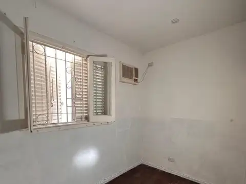 Oficina 5 ambientes con 2 baños