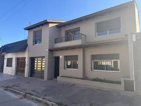 CASA EN VENTA EN PERGAMINO CON COCHERA