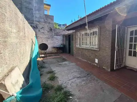 Casa 2 ambientes con 1 baño