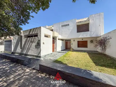 Casa en venta - B° Alberdi