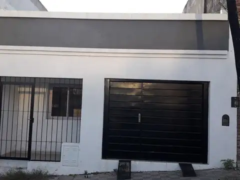 CASA EN VENTA 2 DORMITORIOS Y PATIO RETASADA