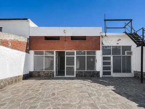 GALPON, MAS SALON Y UN DEPARTAMENTO 4 HABITACIONES