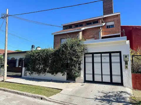 General Alvarado al 700