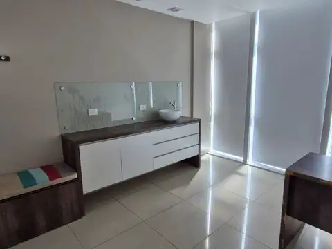 Avenida Mengelle 100