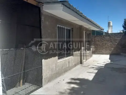 Depto Tipo Casa en Alquiler en Ituzaingo, $ 400.000