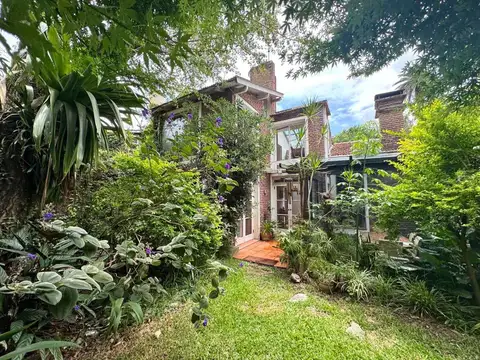 Casa 6 Ambientes con pileta y jardin Vicente Lopez