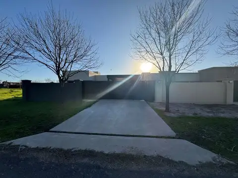 Avenida Punta Chacra 100