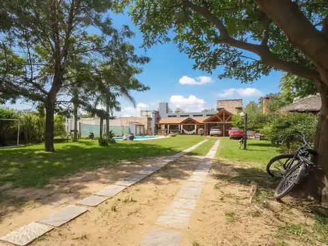 Casa 7 ambientes con 3 baños