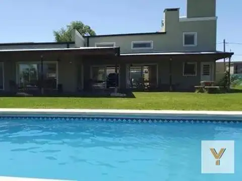 Casa 4 ambientes con 3 baños