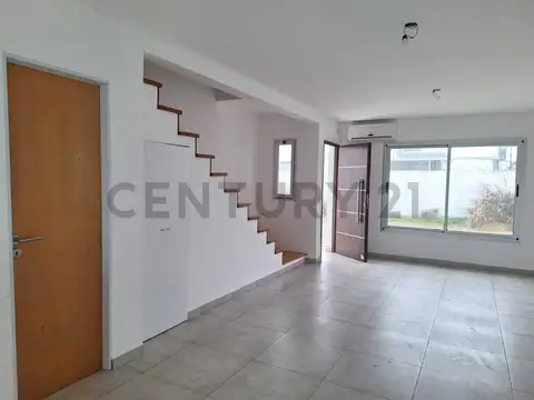 9 entre 504 y 505, M.B.Gonnet. Dúplex en venta en Complejo Cerrado Magnolia