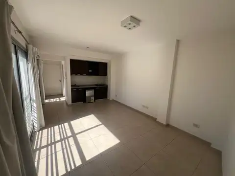 LUMINOSO MONOAMBIENTE con BAULERA