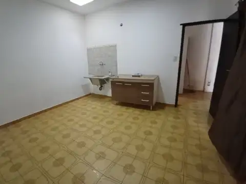 Departamento en Alquiler en Casanova Centro, $ 360.000