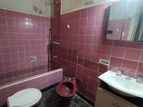 Casa en venta con local en esquina - Sarandí