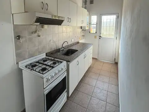 Departamento en Alquiler en Campana, $ 650.000