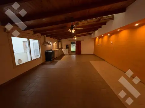 Casa en Alquiler al Oeste