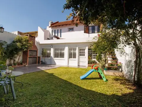 Venta casa en Munro con jardin  PERMUTA