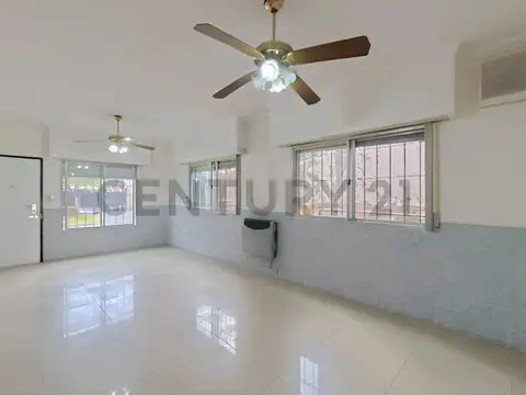 VENTA PH 3 Ambientes Luminoso al Frente con Entrada Independiente, Parrilla y Terraza Edificable